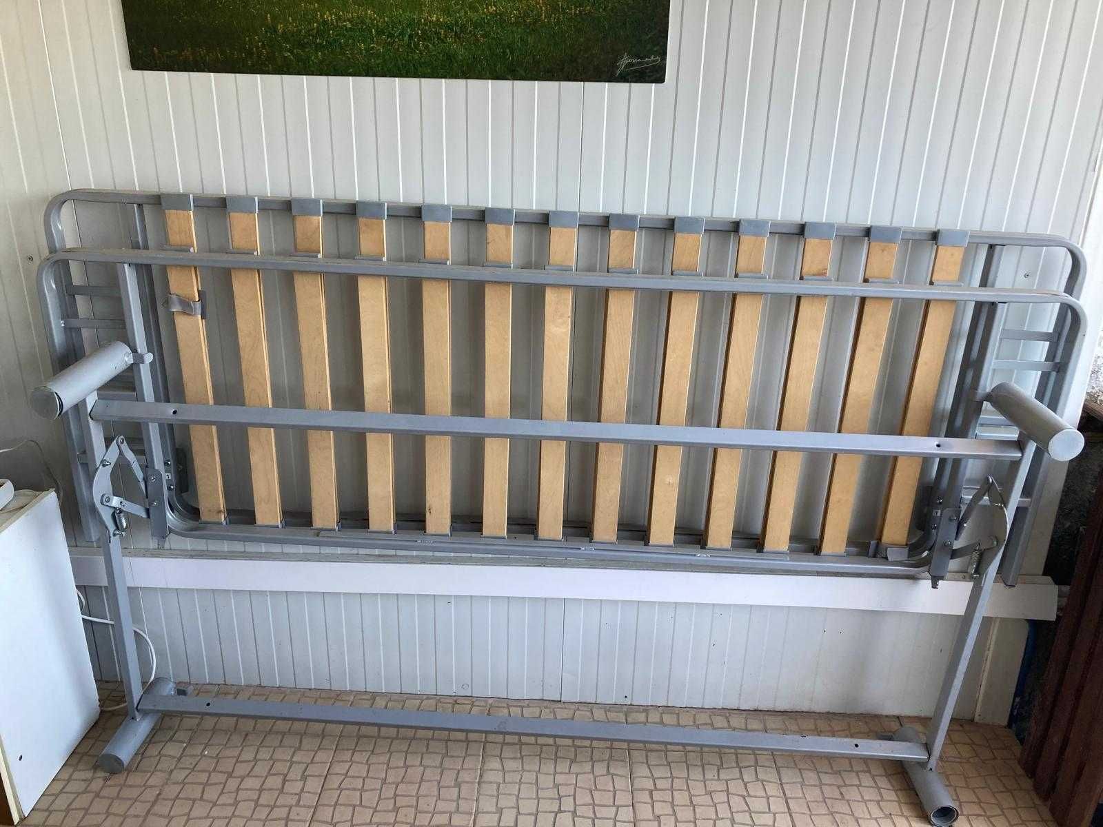 Sofá cama como novo,só não tenho o forro do colchão.