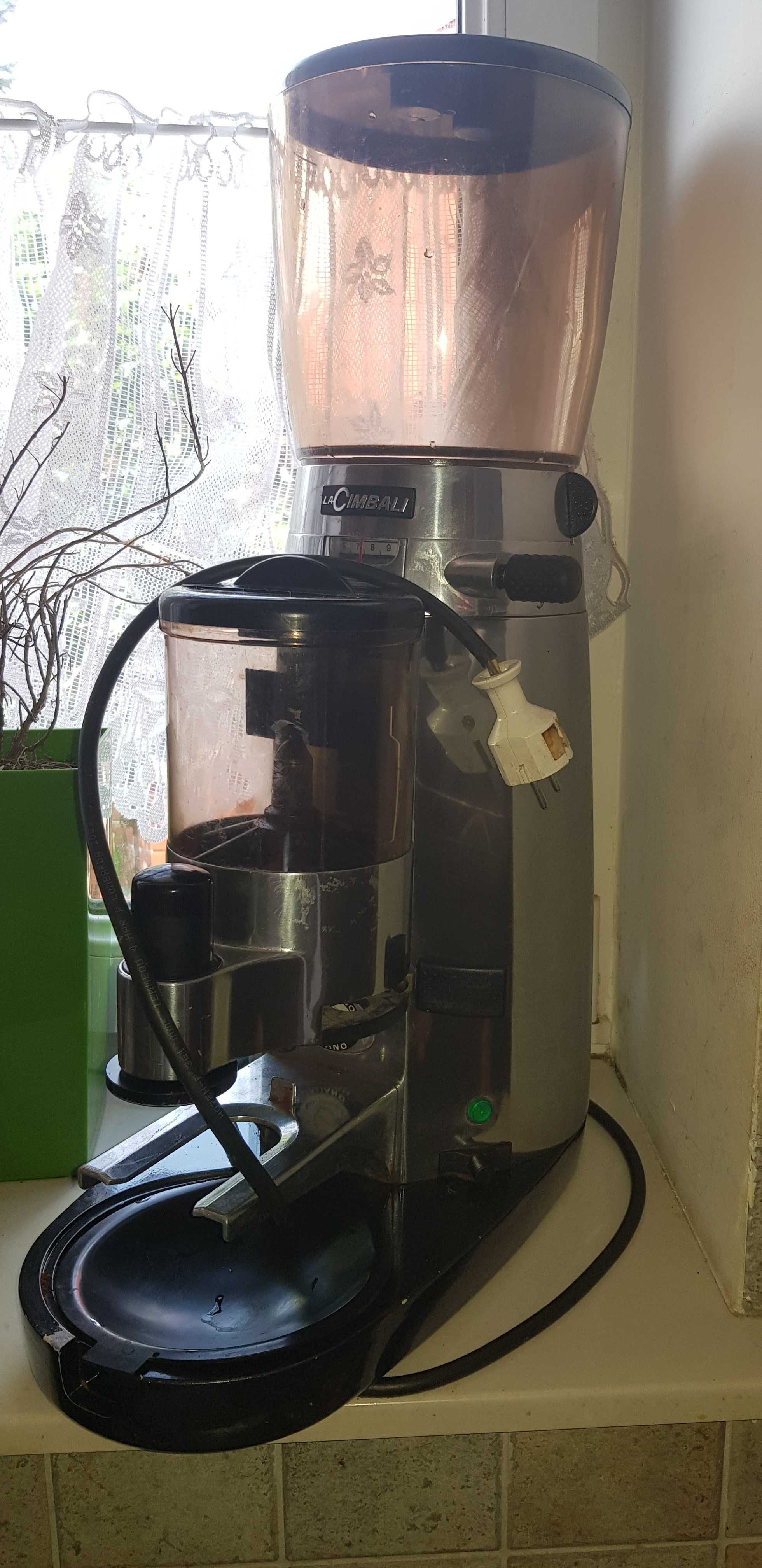 La Cimbali M31, 2 grupowy, ekspres ciśnieniowy +  Młynek GRATIS!