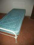 Cama de  ferro de solteiro