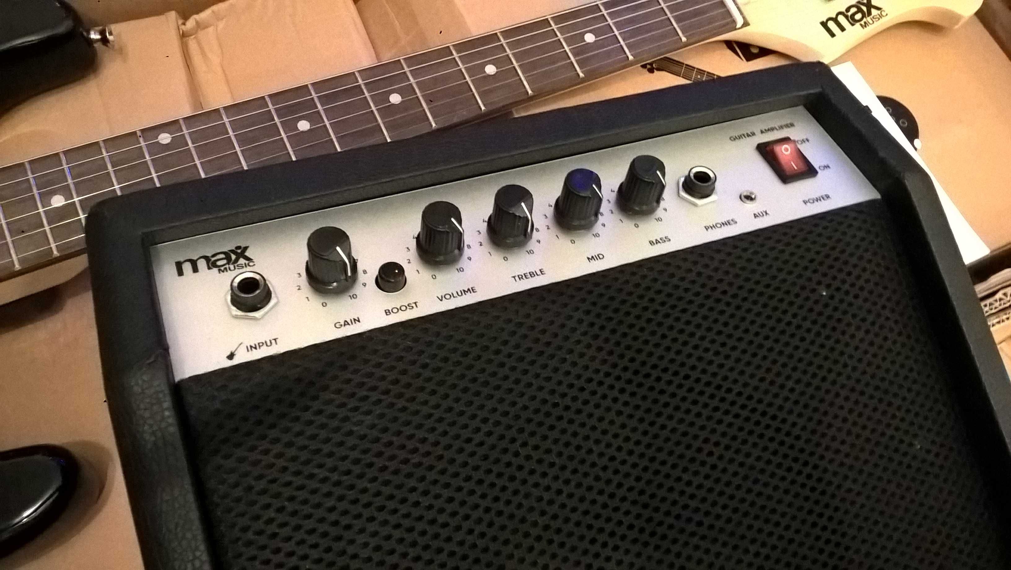 Nieużywany - wzmacniacz gitarowy, nieduży a wydajny