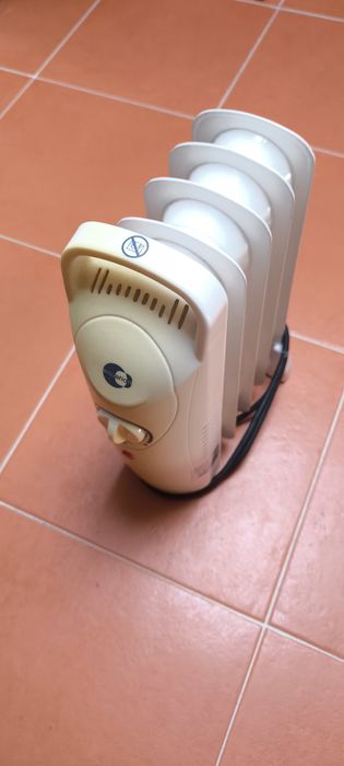 Aquecedor a óleo pequeno