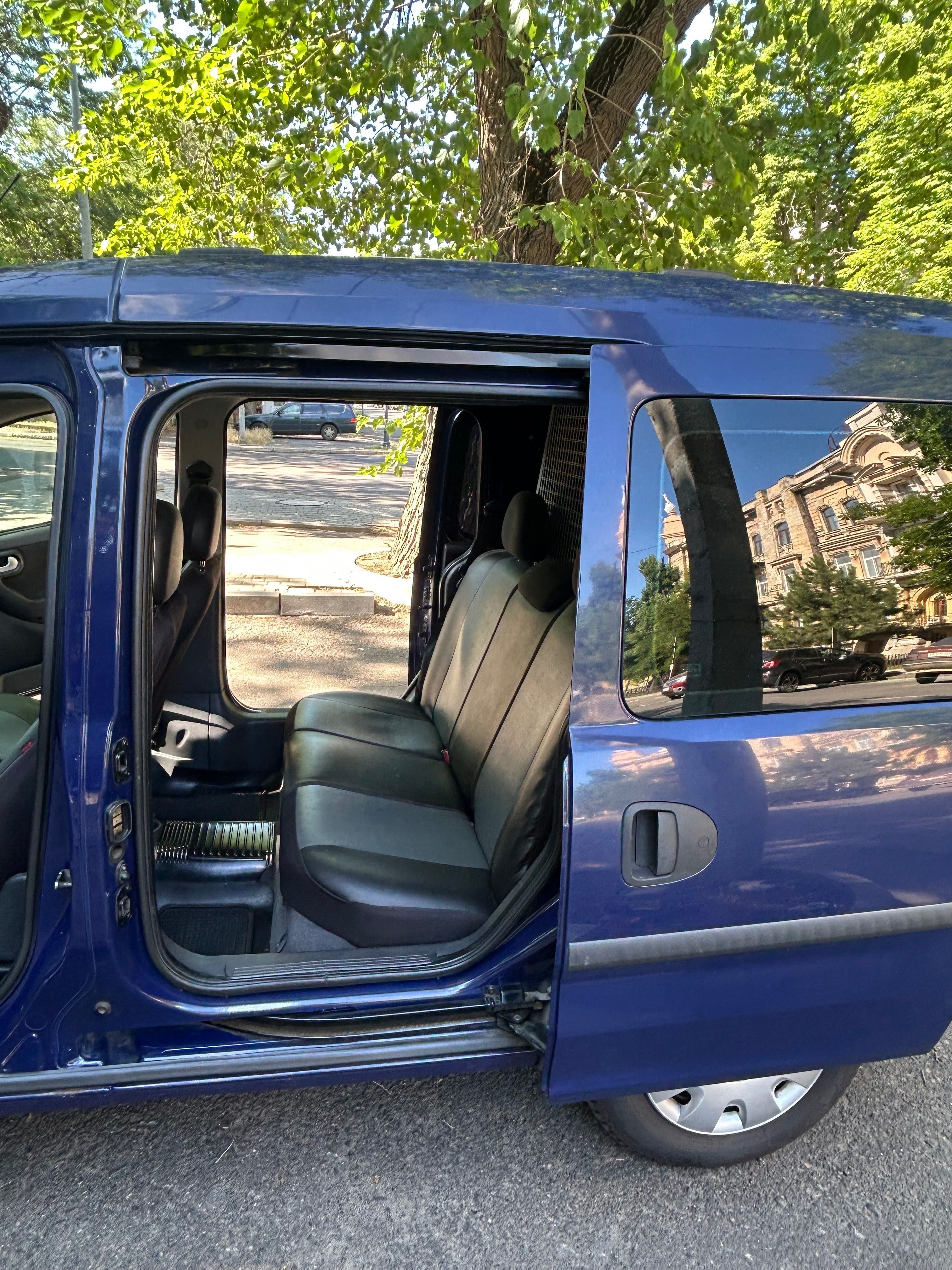 Авто «Opel Combo»
