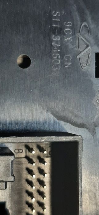 Продам кнопки управління слопідйомниками до черіQQ