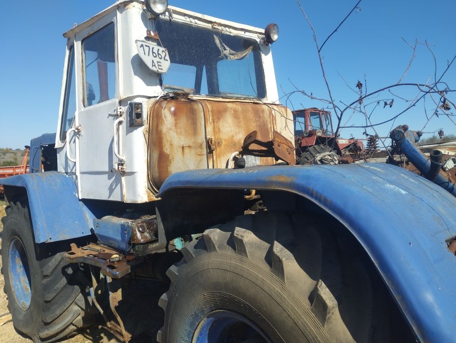 Трактор Т-150 в доглянутому стані