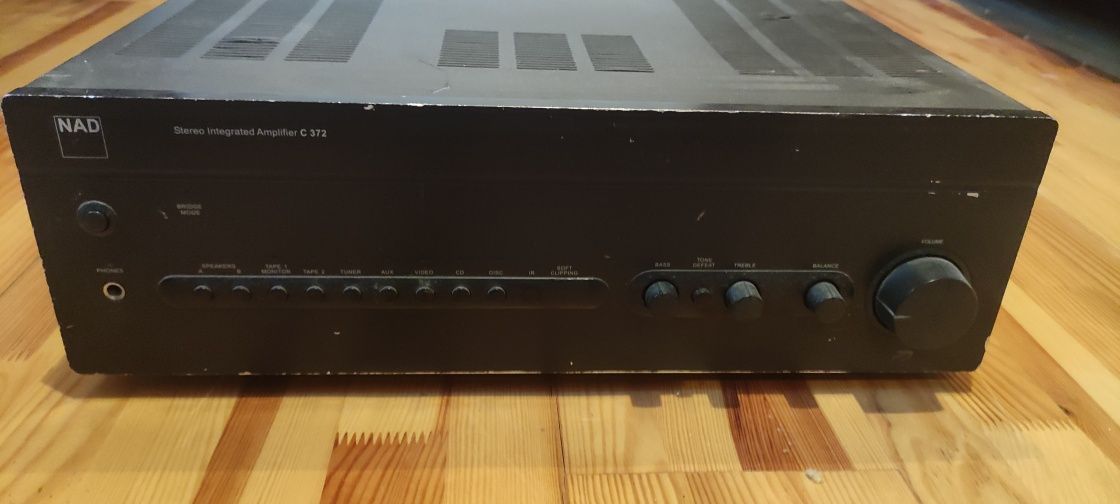 NAD C 372 Wzmacniacz zintegrowany integrated amplituner