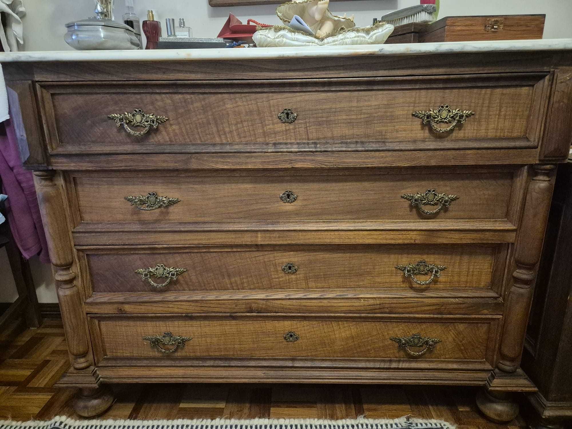 Mobília de quarto de madeira de carvalho com tampos mármore (vintage)