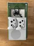 Xbox one S 1 TB 2 pady