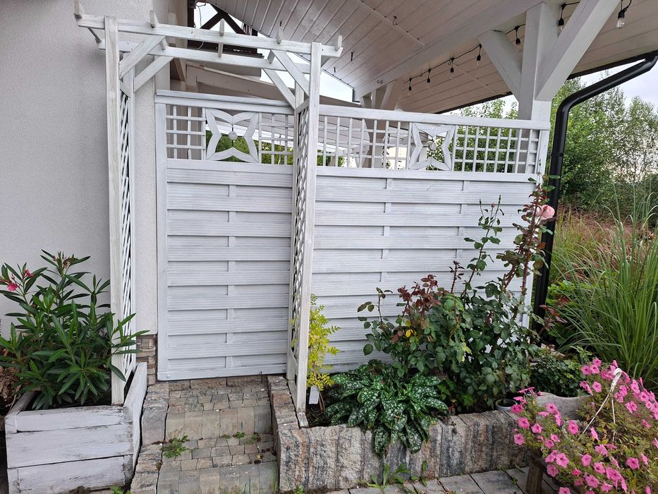 Zabudowa drewniana ściany altany, pergola, płotek