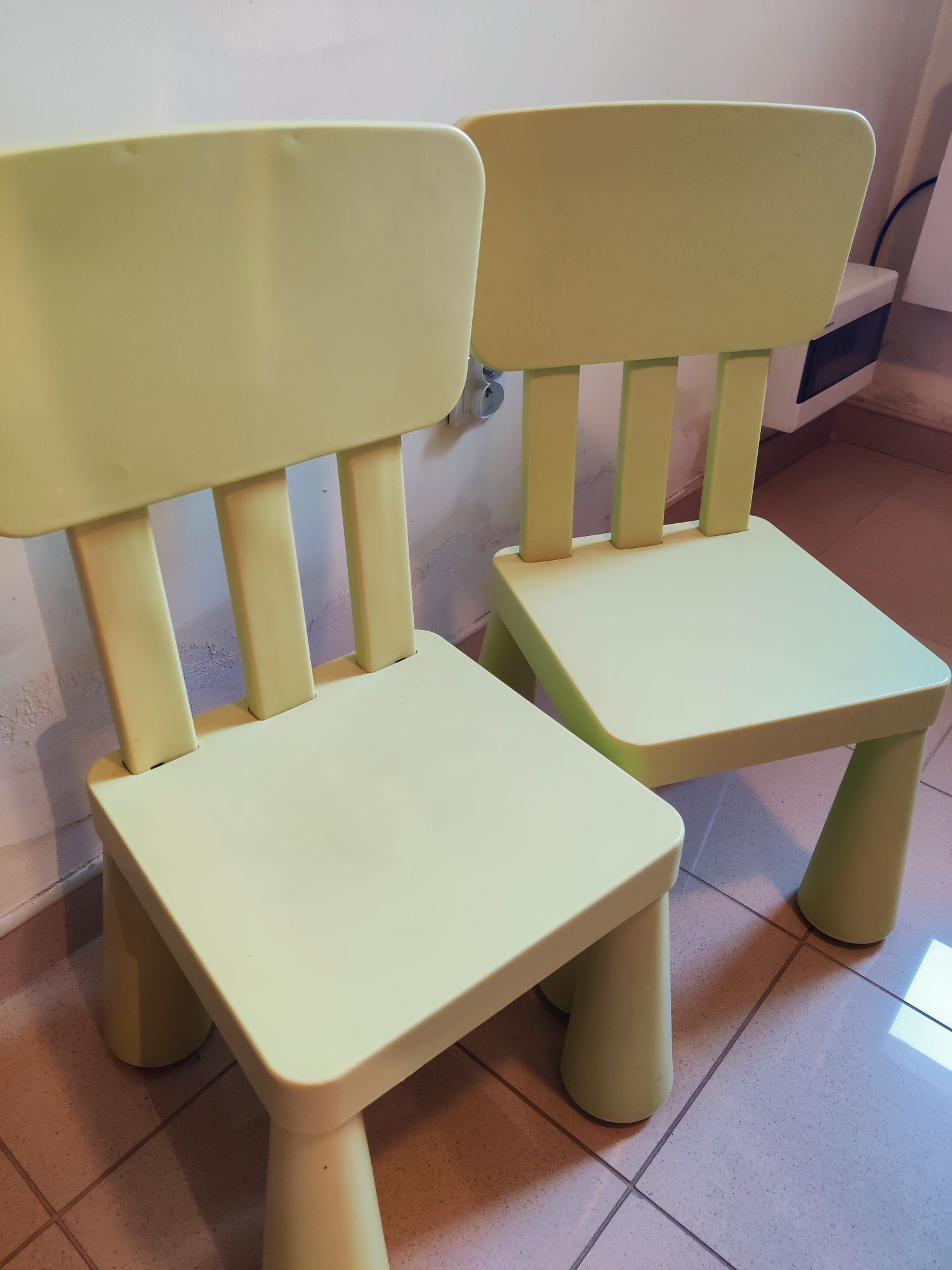 Krzesłka z IKEA MAMMUT 2 szt zielone