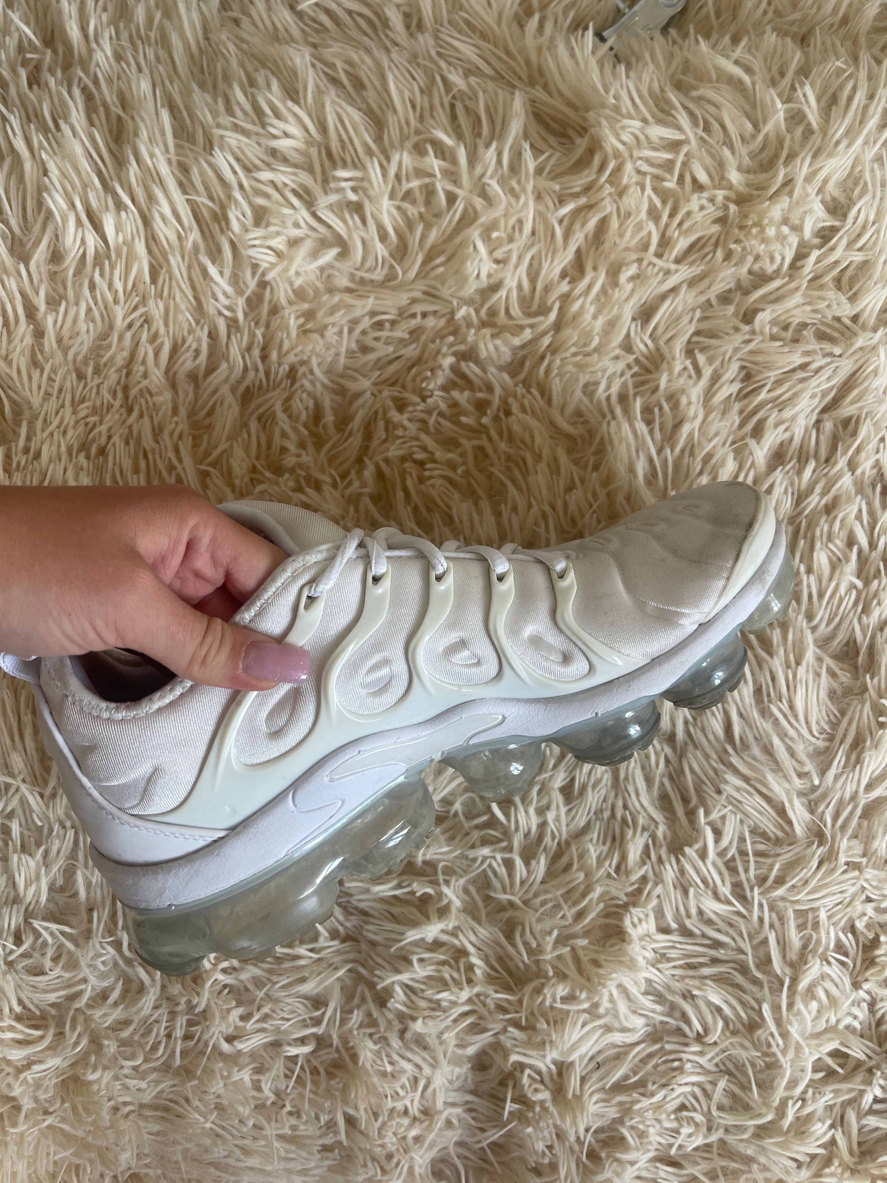 Nike Vapormax plus białe rozmiar 41