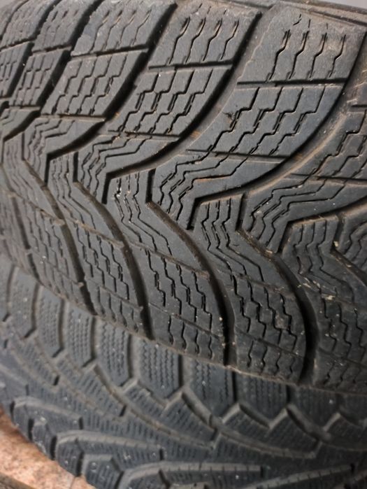 Шины зима 205/60 R16