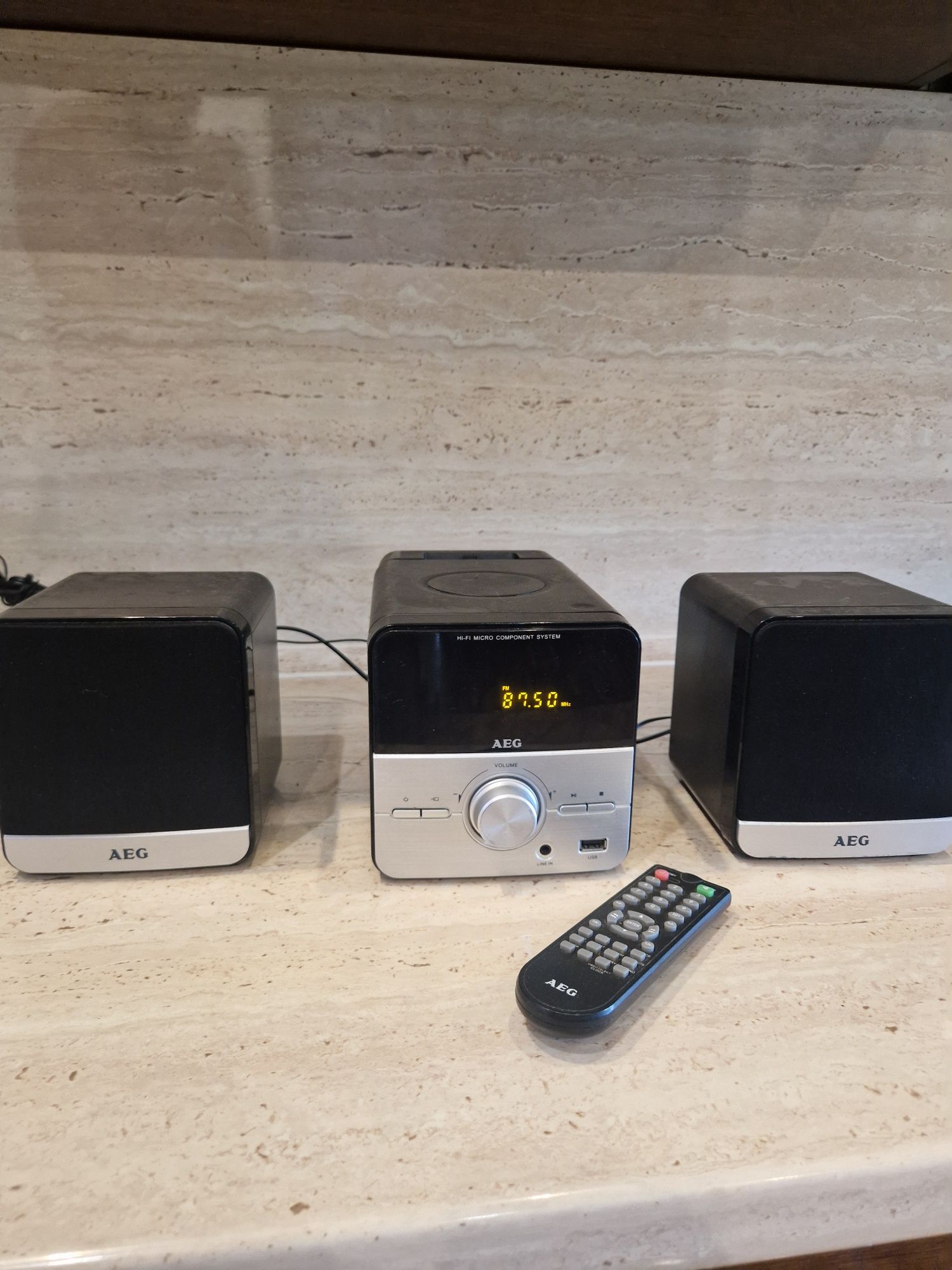 Mini wieża AEG MC 4458iP