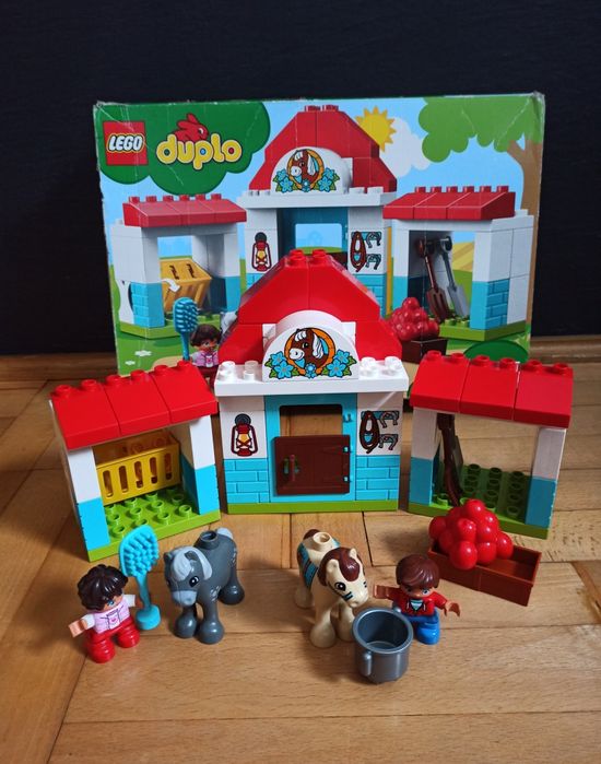 Klocki Lego Duplo Stajnia z Kucykami 10868