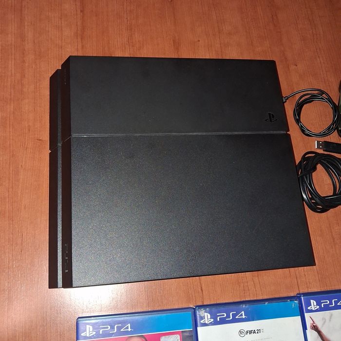 PlayStation 4 + 2 Comandos Nacon (originais/licenciados) • Funciona