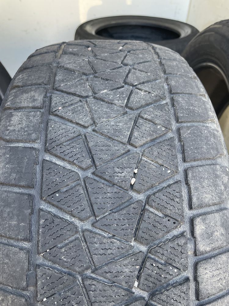 Шини Bridgestone Blizzak DM-V2 245/55 R19