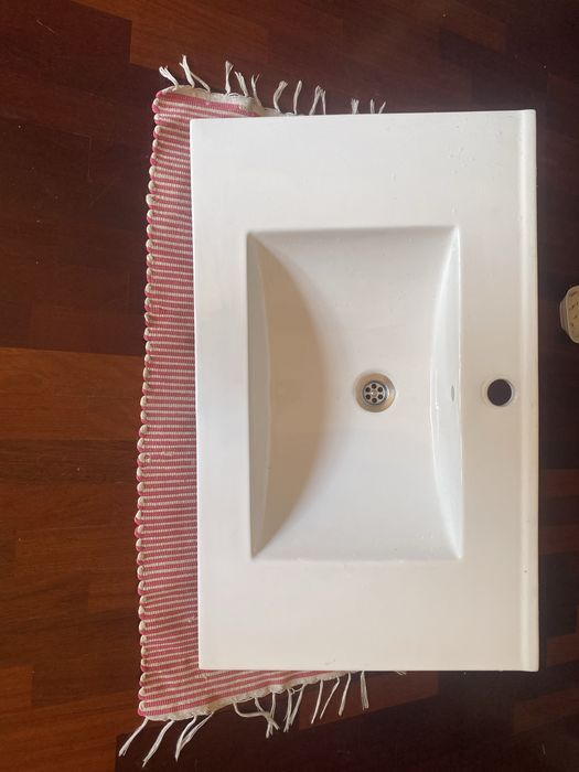 Lavatorio 70 cms e torneira