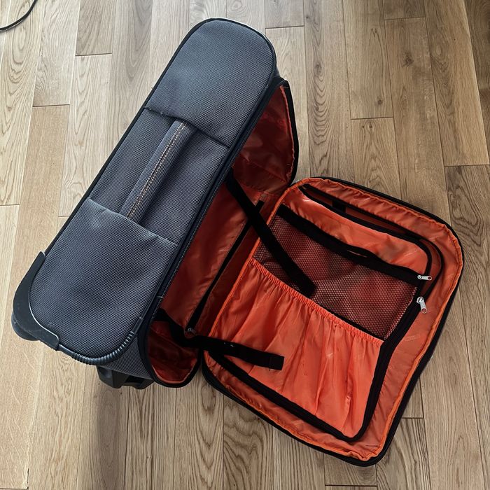 Дорожный чемодан 50x35x35