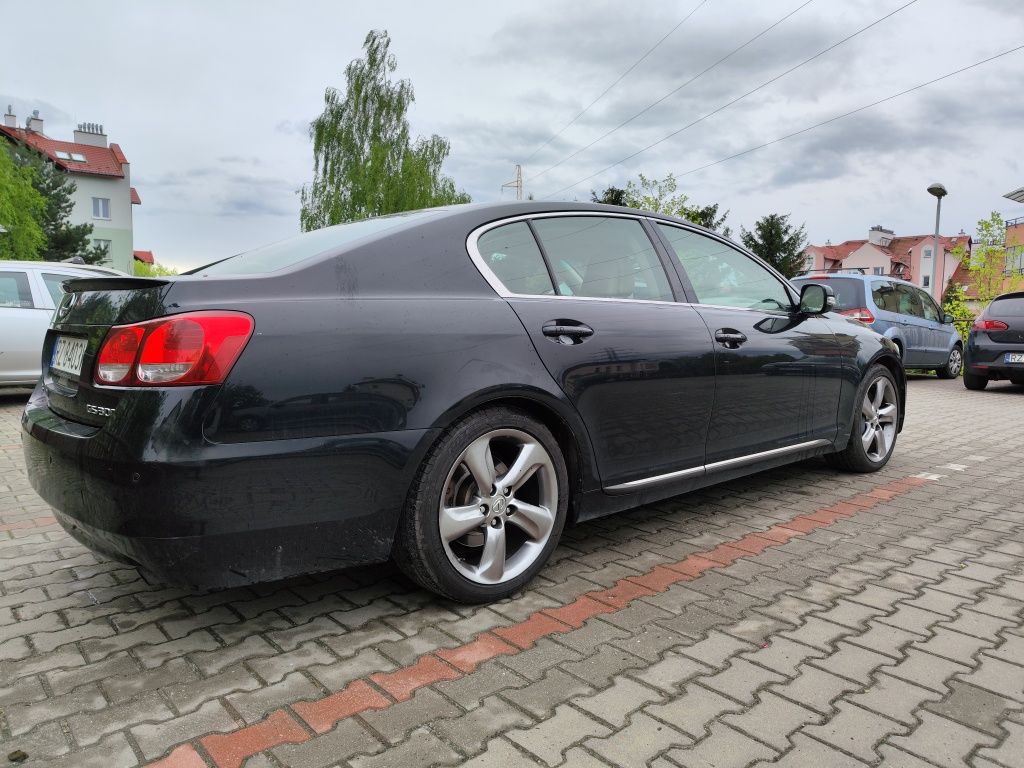 Lexus GS 300 - LPG +  komfort i bezpieczeństwo.