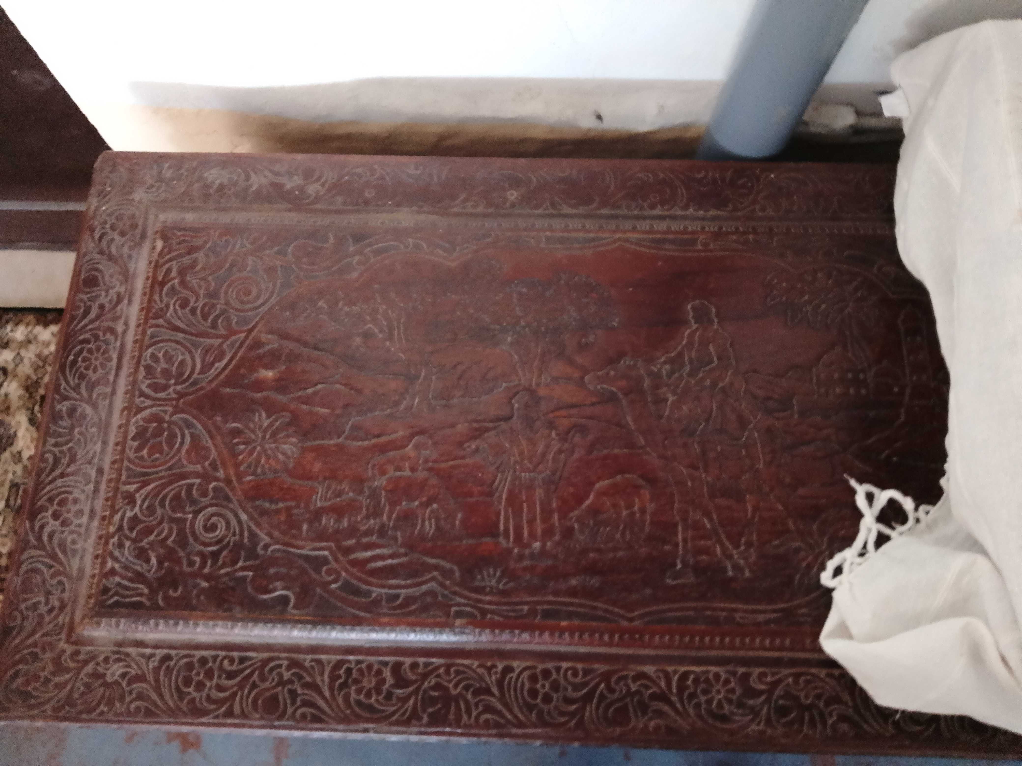 Arca de madeira antiga