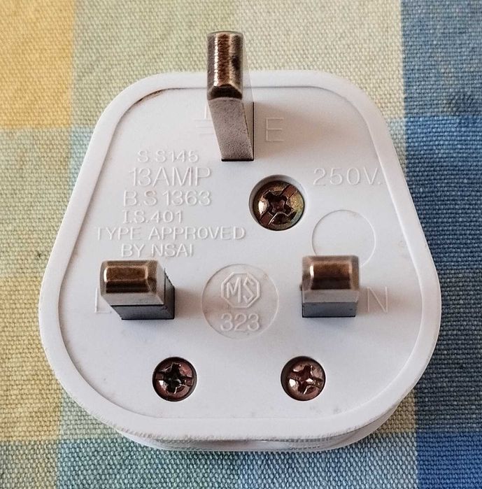 3-контактна вилка ​ стандарт BS136  3/А Великобританія