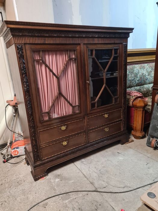 Witryna biblioteka antyk