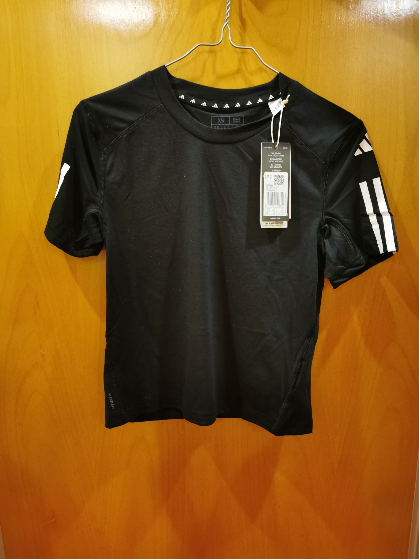 T-shirt Adidas preta