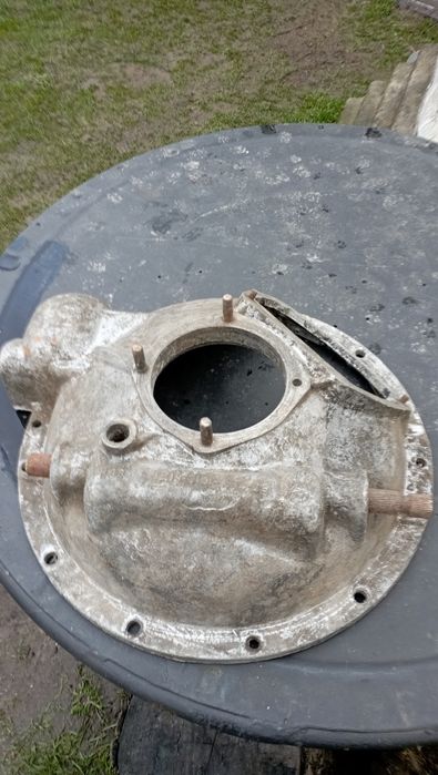 Продам шестерні кожух карбюратор