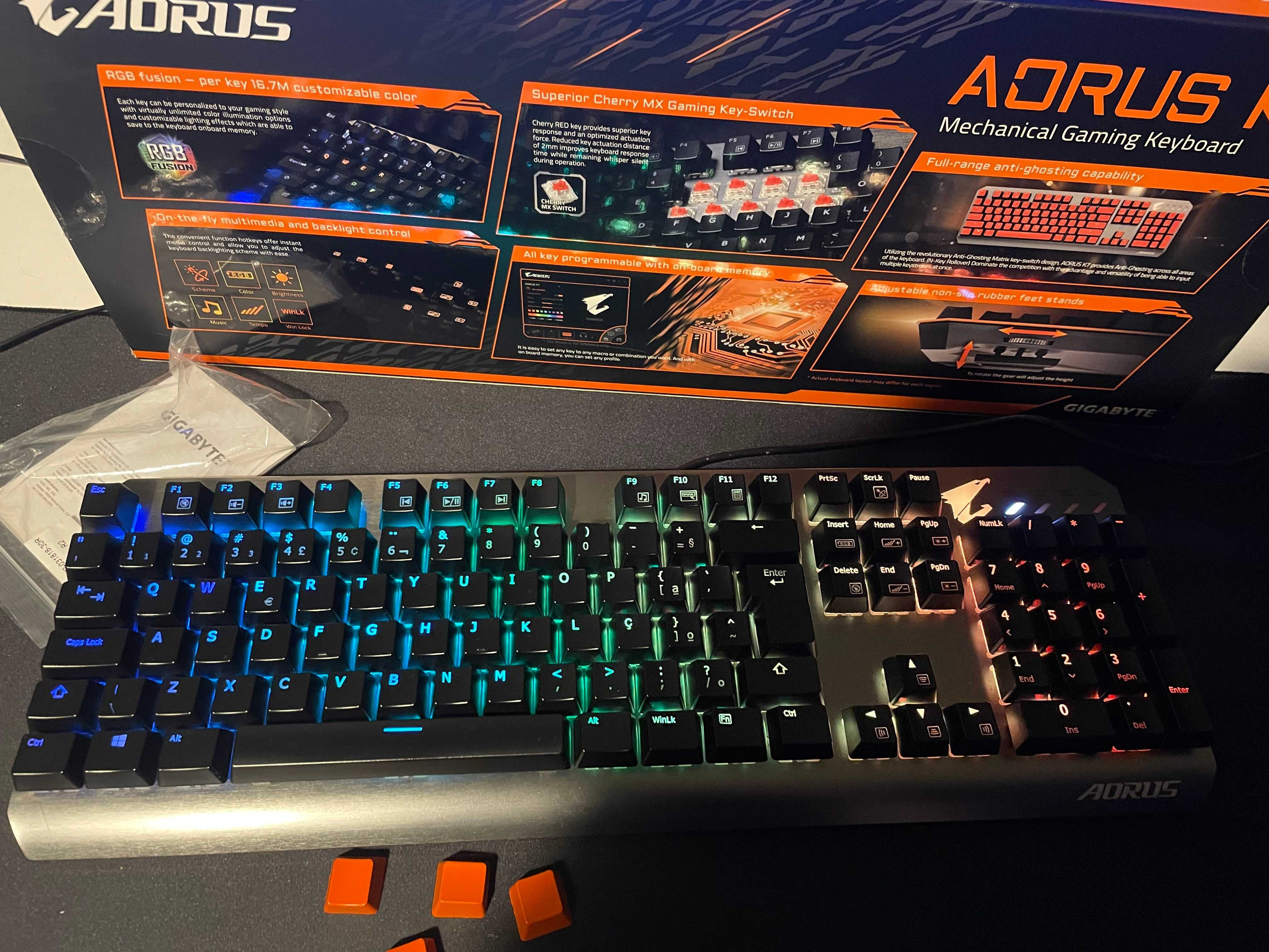 Teclado gamer RGB Gigabyte aorus k7