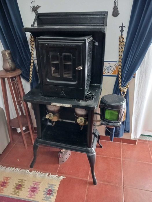 Fogão antigo de coleção  do ano de 1910 a petróleo