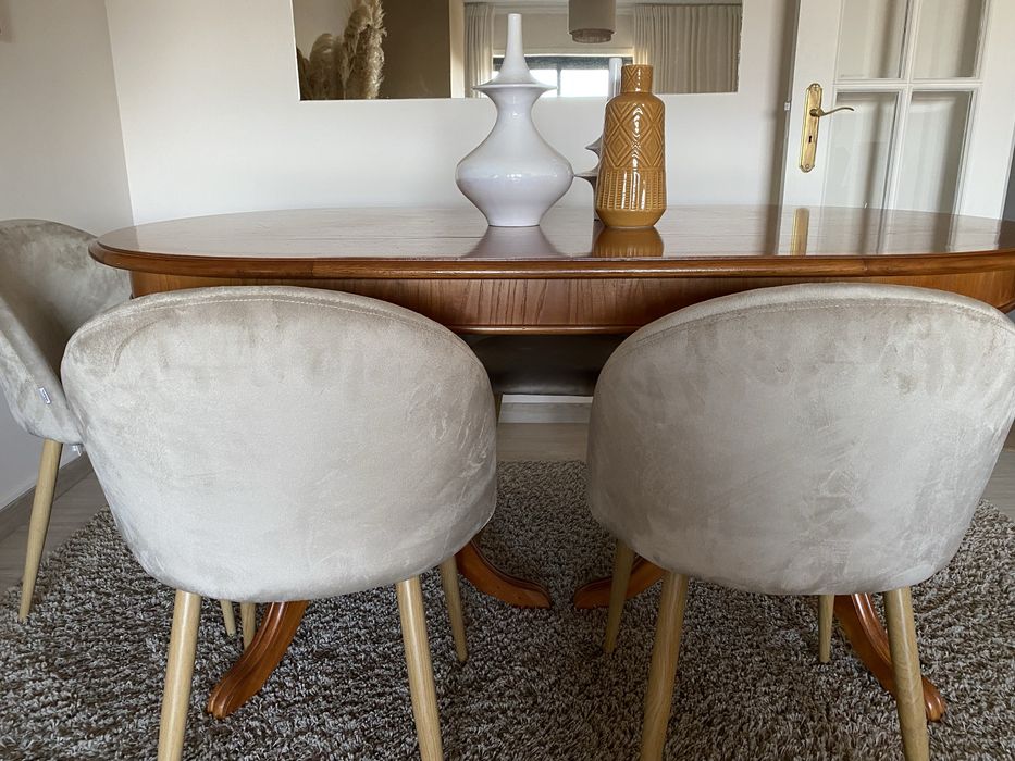 Mesa de jantar cerejeira para 6 lugares