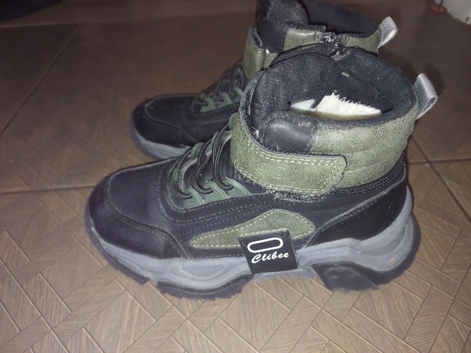 Продам ботинки зимние на мальчика