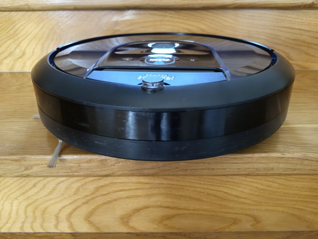 iRobot Roomba i7 (i7158)