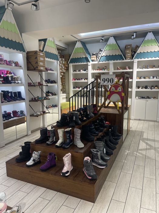 Тогівельне обладнання, шкафи дизайнерські