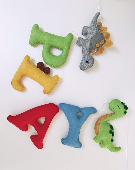 Girlanda dziecięca napis PLAY dinozaury handmade