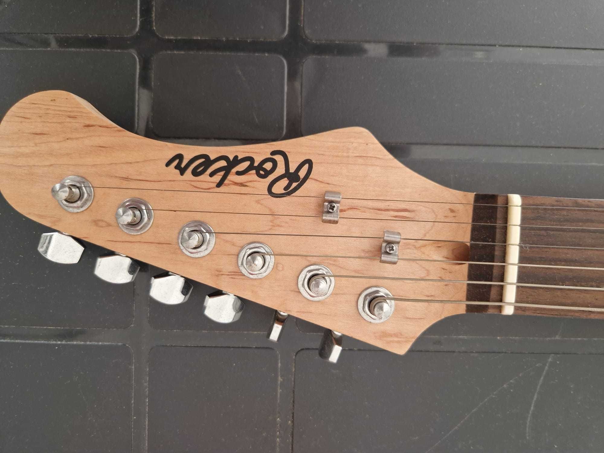 Guitarra Elétrica Rocker - em excelente estado, nova! Oportunidade!