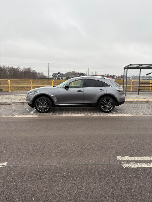 Infiniti qx70 limited edition 3,7 benzyna