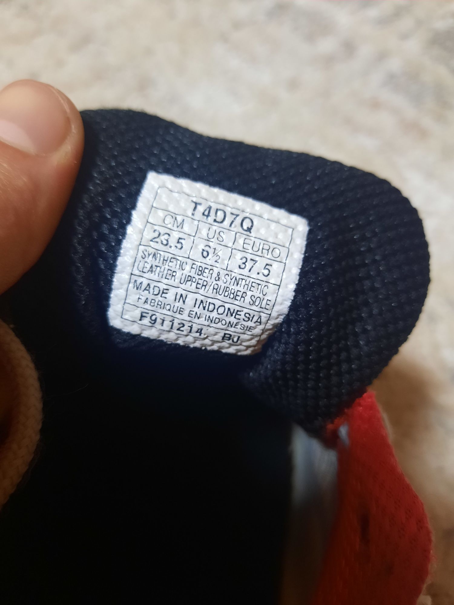 Кроссовки ASICS 23.5 см