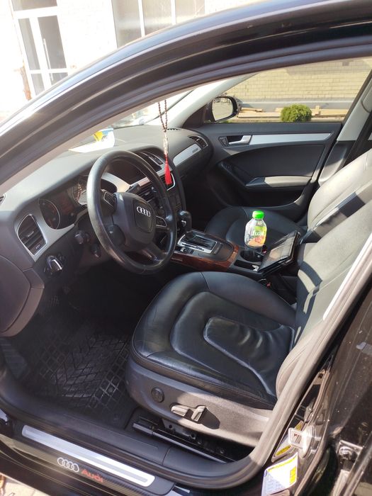 Audi A4 B8 Quattro 2.0 TFSI 2011 року