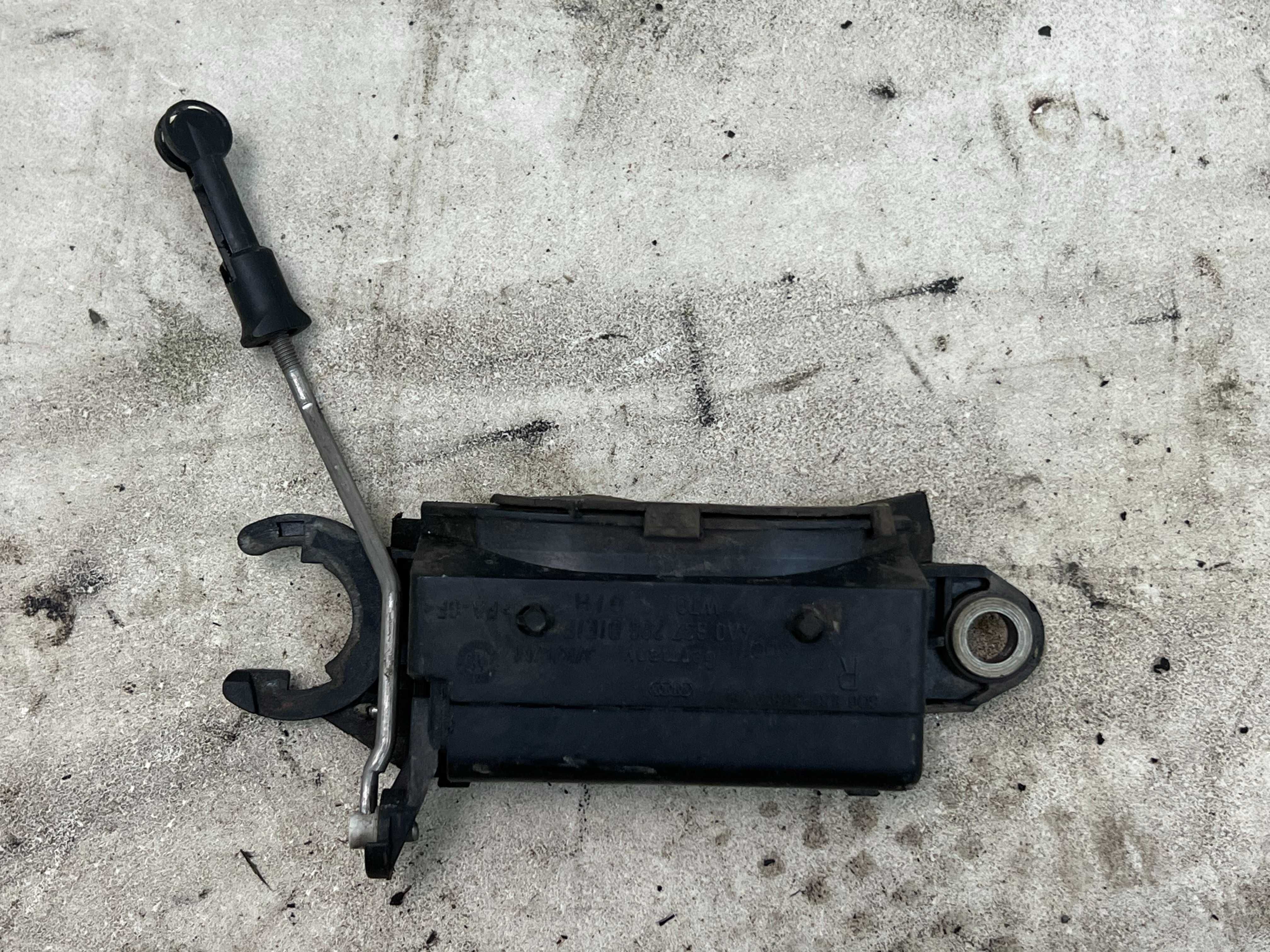 Audi A4 B5 A6 C4 A3 8L 80 B4 100 C4 Klamka Prawa Przednia Prawy Przód