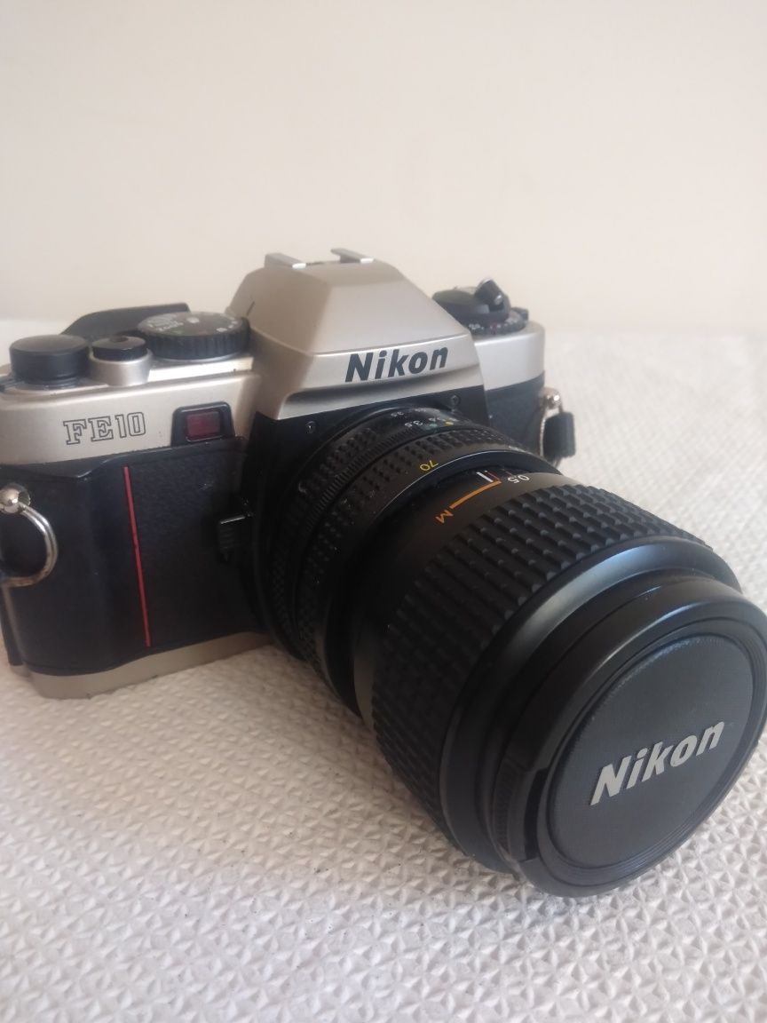 Máquina fotográfica Nikon  FE10