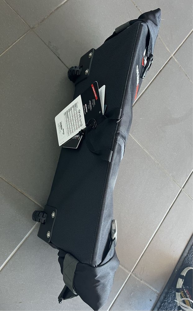 Mala com capacidade até 128L