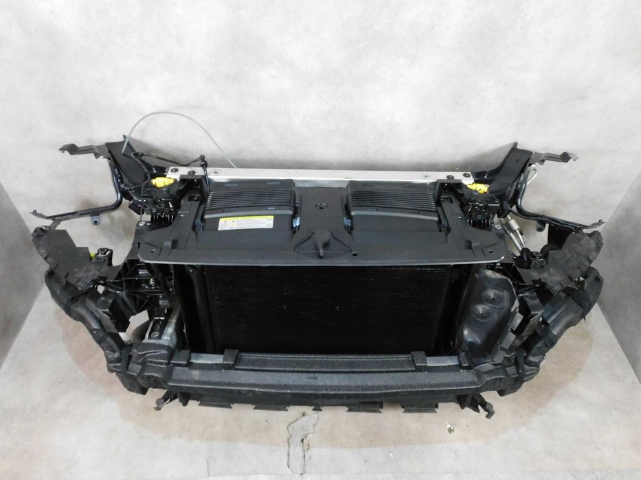 AUDI Q7 4M Передня панель, телевізор