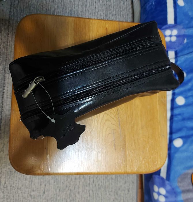 Сумка барсетка косметичка мужская черная.