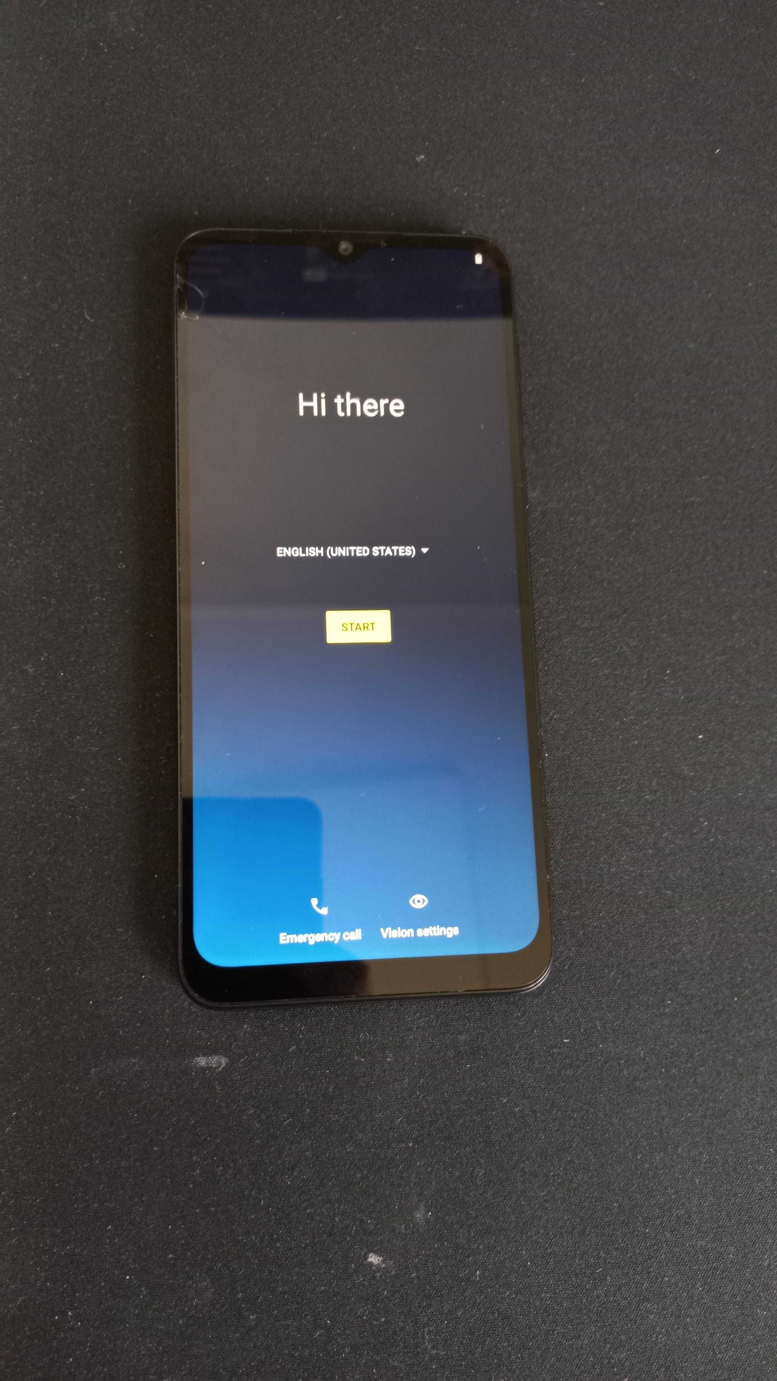 Motorola moto e13 dual sim plus ładowarka i kabel USB C