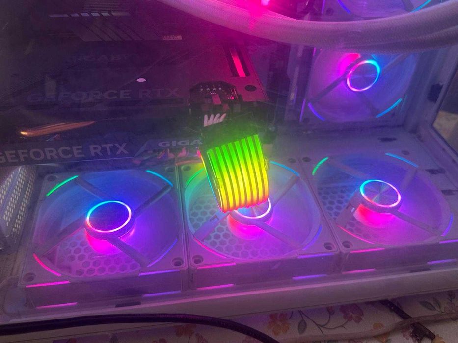 PC Gamer / Workstation – i9 12900K + 64GB RAM + SSDs NVMe