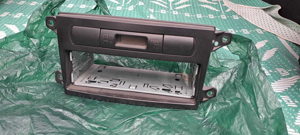 Переходная рамка с ел.часами 1din Mazda Premacy 2004