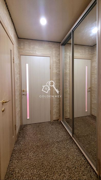 Продаж 4-кімнатної квартири на пл.Артема