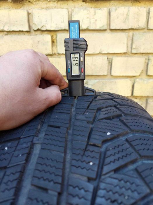 Шини б/в 225 60 16 Hankook Winter Icept evo 2