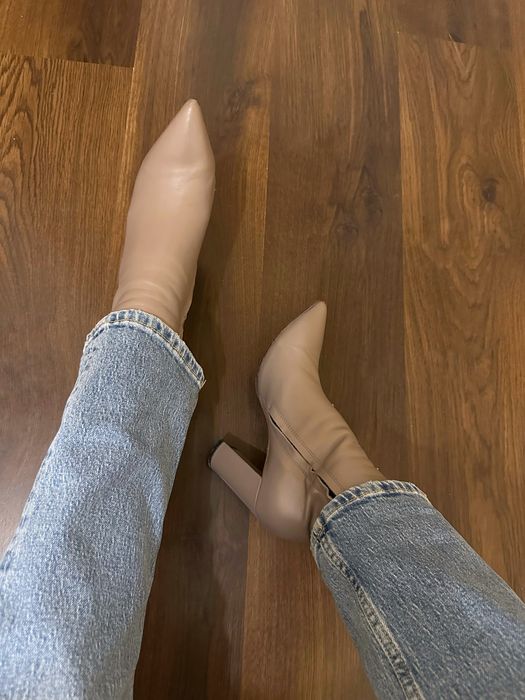 Ботинки на широкому каблуку