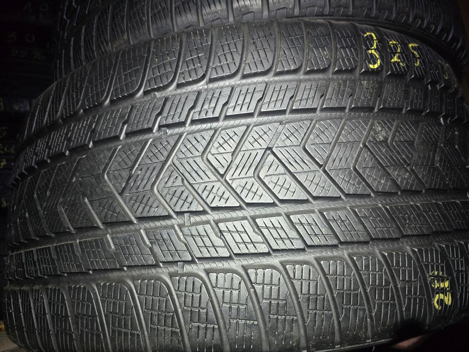 325/35/22_275/40/22 Pirelli Scorpion super komplet 7,5_8mm 20r